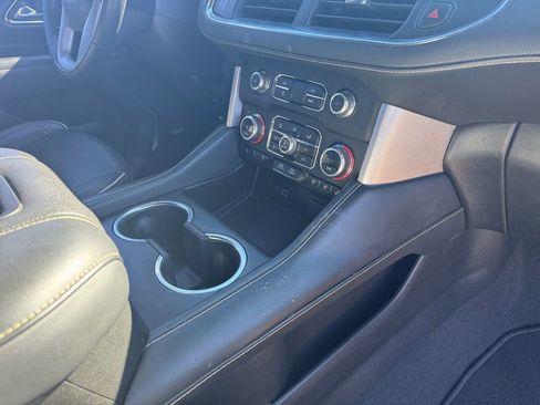 Used 2023 GMC Yukon SLT image 22