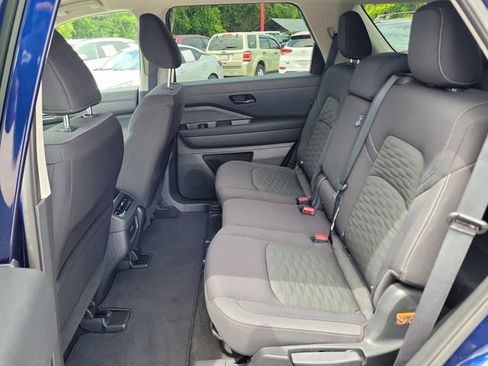 Certified 2025 Nissan Pathfinder SV FWD image 13