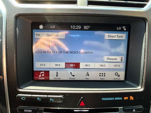 Used 2018 Ford Explorer Platinum AWD/4WD image 23