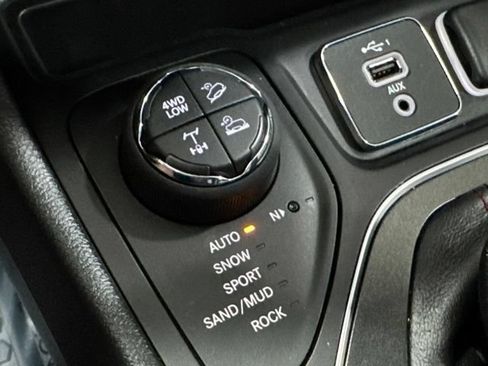Used 2022 Jeep Cherokee Trailhawk w/ Sound & Nav Group AWD/4WD image 22