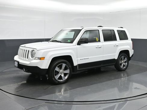 Used 2017 Jeep Patriot High Altitude image 3