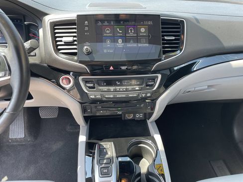 Used 2021 Honda Pilot Touring image 17