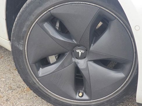 Used 2020 Tesla Model 3 Standard Range Plus RWD image 7