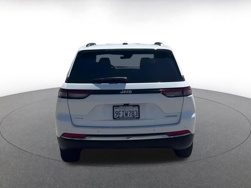 Used 2024 Jeep Grand Cherokee Limited image 11