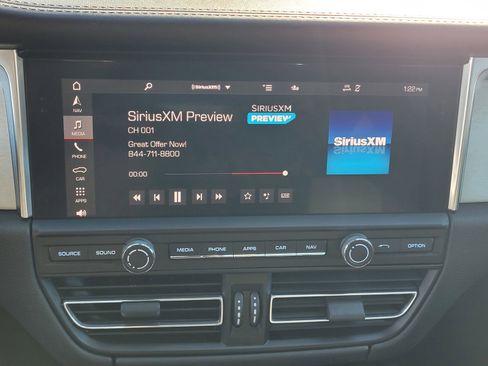 Used 2020 Porsche Macan S image 24