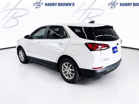 Used 2023 Chevrolet Equinox LT AWD/4WD image 2