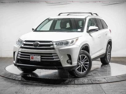 Certified 2019 Toyota Highlander XLE w/ Carpet Mat Package (TMS)