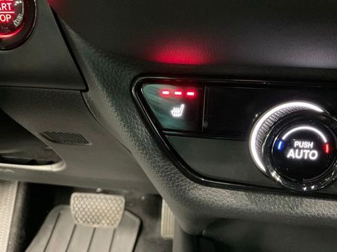 Certified 2025 Honda HR-V Sport image 30