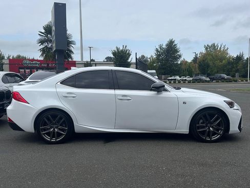 Used 2019 Lexus IS 300 F Sport w/ F Sport Package RWD image 11