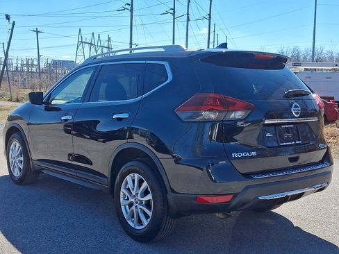Used 2020 Nissan Rogue S w/ Special Edition Package image 4