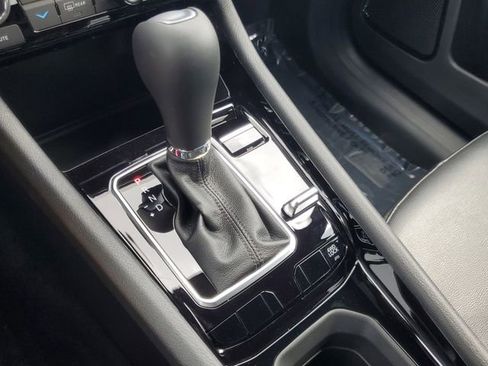 New 2026 Jeep Compass Limited image 24