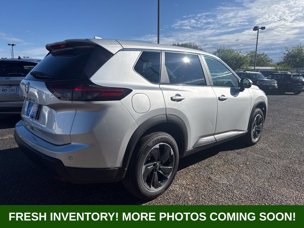 Used 2025 Nissan Rogue SV FWD image 7