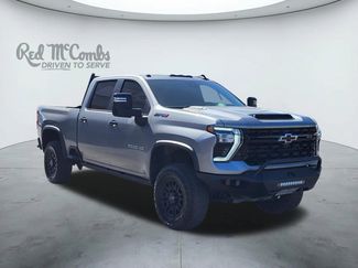 Used 2025 Chevrolet Silverado 2500 ZR2 w/ Technology Package video 1