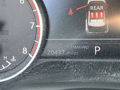 Used 2023 Nissan Rogue SV image 7