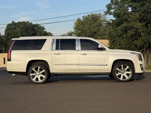 Used 2016 Cadillac Escalade ESV Platinum image 7