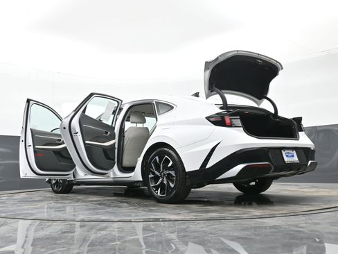 Certified 2025 Hyundai Sonata SEL image 51