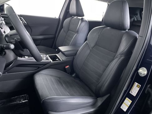 Used 2024 Mitsubishi Outlander SE Black Edition image 12