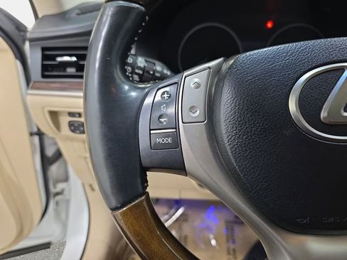 Used 2013 Lexus ES 350 w/ Luxury Pkg FWD image 17