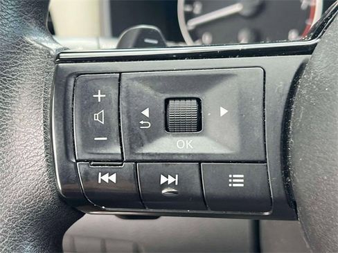 Used 2023 Nissan Rogue SV image 20