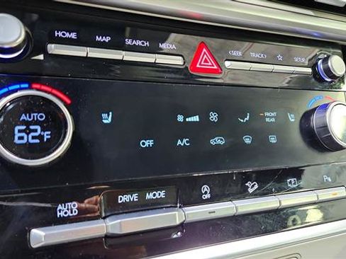 Used 2025 Hyundai Santa Fe SEL FWD image 18