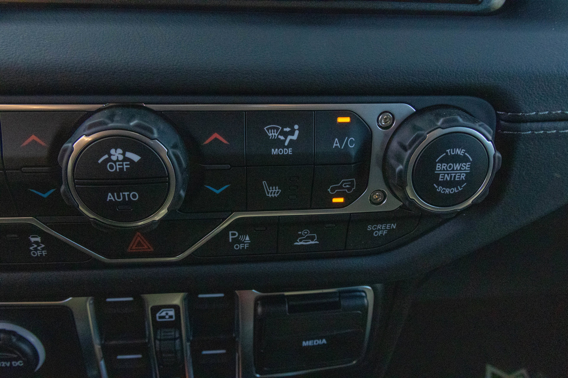 New 2027 Jeep Wrangler Unlimited Sahara AWD/4WD image 20