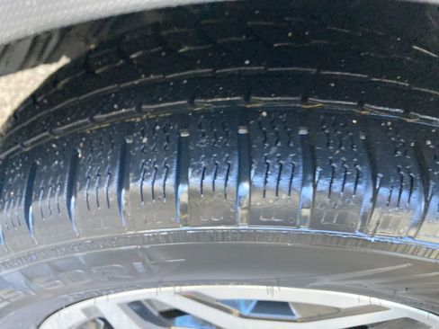 Used 2019 Subaru Forester Premium w/ All-Weather Package image 32