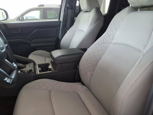 Used 2025 Toyota Tacoma SR5 AWD/4WD image 10