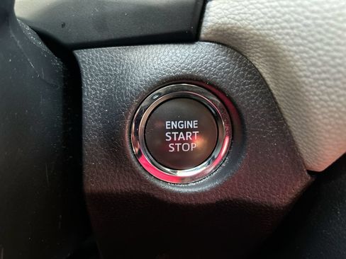 Used 2025 Toyota RAV4 XLE FWD image 18