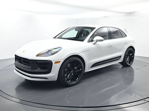 Certified 2026 Porsche Macan GTS AWD/4WD image 1