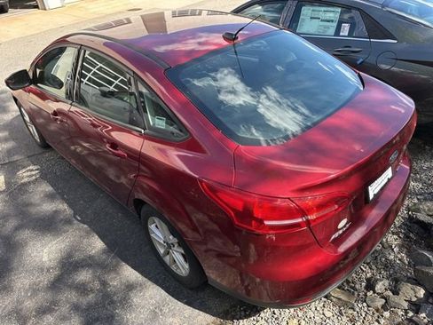 Used 2015 Ford Focus SE FWD image 4