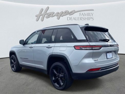 Certified 2024 Jeep Grand Cherokee Altitude image 38