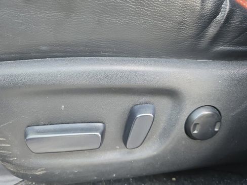 Used 2013 Toyota RAV4 Limited AWD/4WD image 12