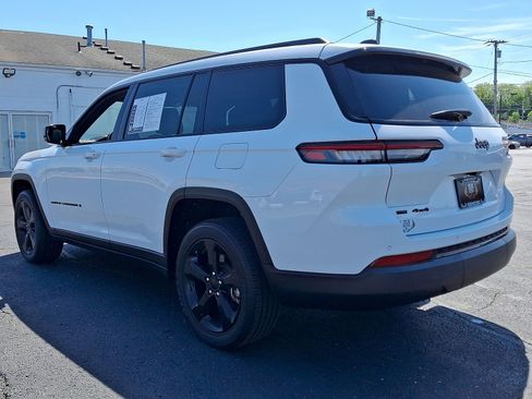 Used 2023 Jeep Grand Cherokee L Laredo AWD/4WD image 22