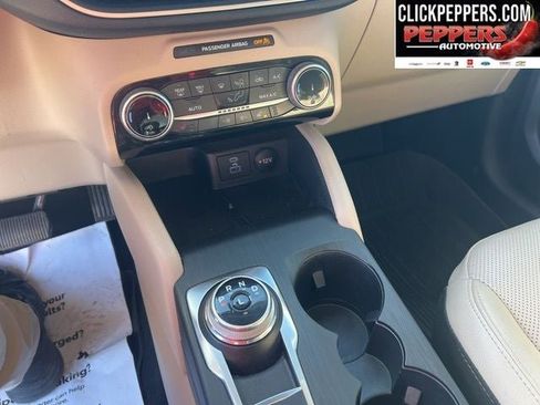 Used 2022 Ford Escape SEL w/ Technology Package image 15