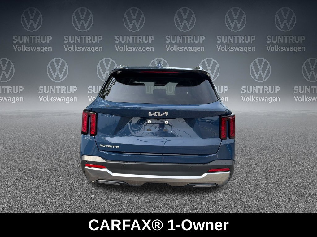 Used 2025 Kia Sorento S w/ Panoramic Sunroof Package FWD image 4