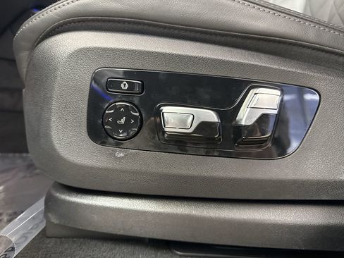 Used 2026 BMW X5 M60i image 21