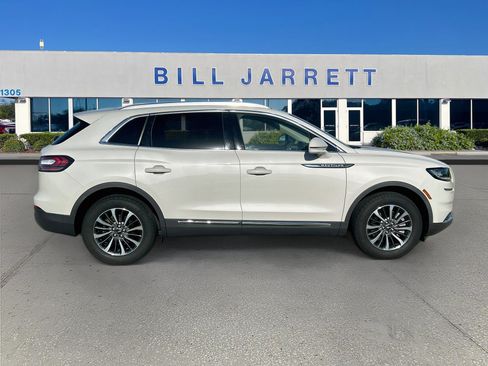 Used 2023 Lincoln Nautilus FWD w/ Premium Package image 8