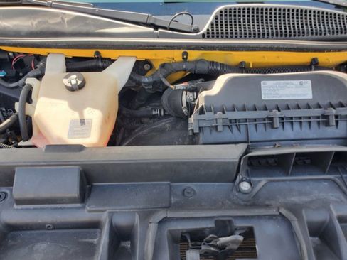 Used 2018 GMC Savana 3500 w/ Driver Convenience Package image 24