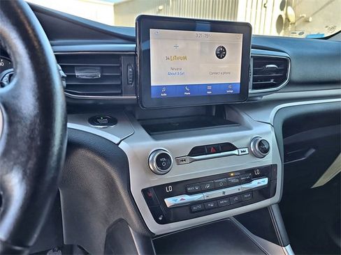 Used 2021 Ford Explorer XLT w/ Equipment Group 202A image 26