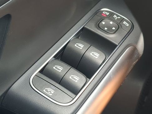 New 2025 Mercedes-Benz GLA 250 image 10