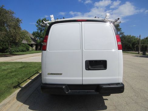 Used 2019 Chevrolet Express 2500 w/ Driver Convenience Package RWD image 13