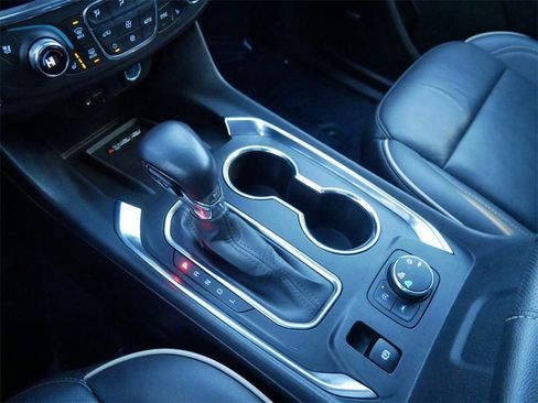 Used 2022 Chevrolet Traverse Premier image 22