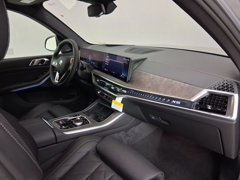 New 2026 BMW X5 xDrive50e w/ Premium Package AWD/4WD image 30