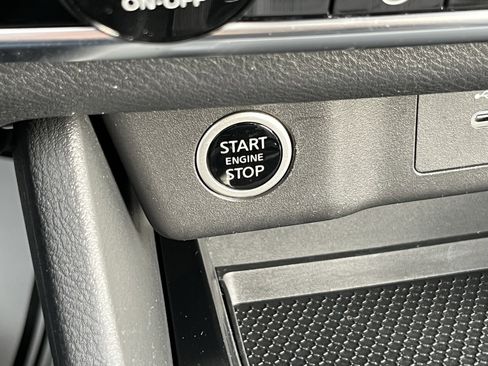 Used 2023 Nissan Rogue SV w/ SV Premium B Package image 34