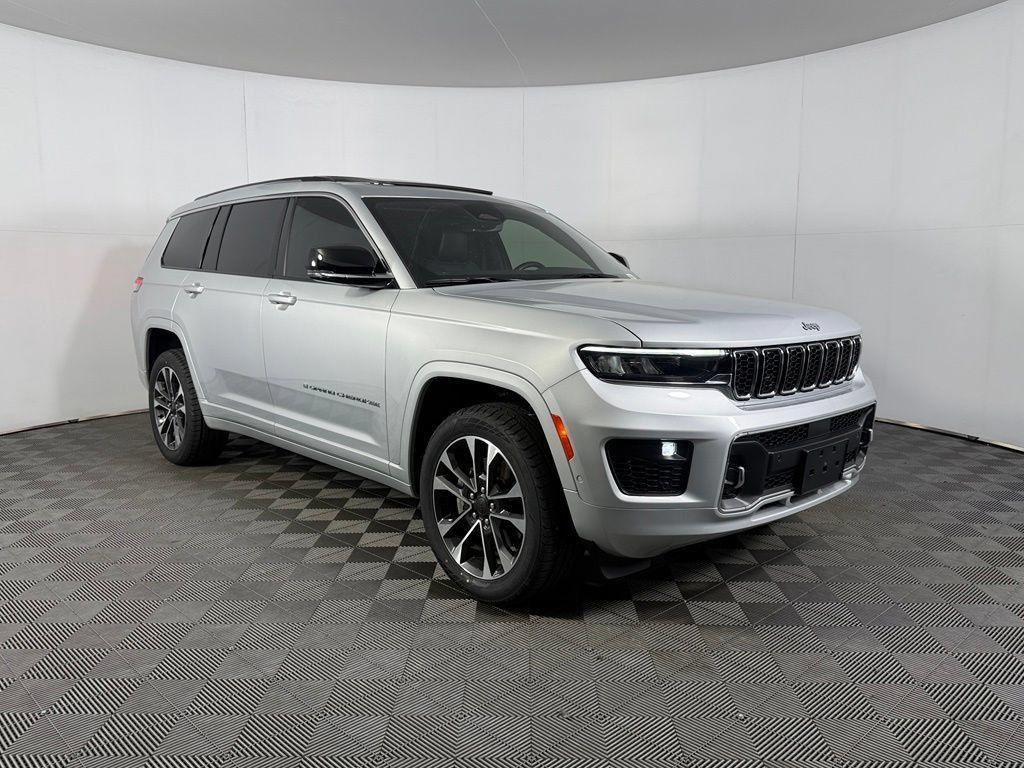 Used 2022 Jeep Grand Cherokee L Overland RWD image 4