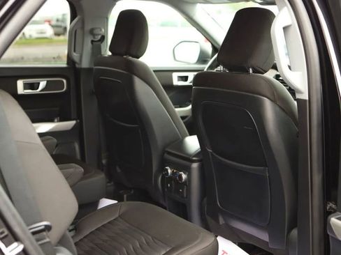 Used 2020 Ford Explorer XLT w/ Comfort Package AWD/4WD image 38