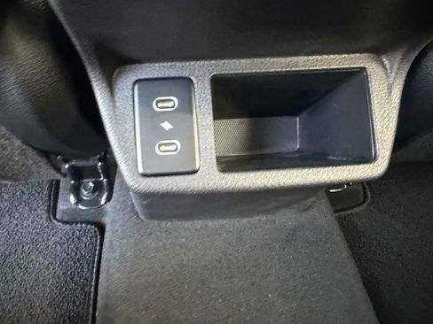 Used 2025 Kia Seltos S image 40