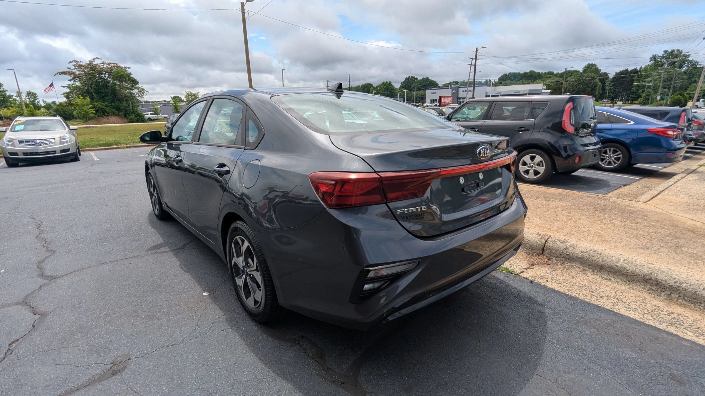 Used 2019 Kia Forte LXS FWD image 5