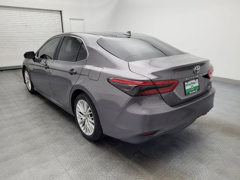 Used 2020 Toyota Camry XLE image 5