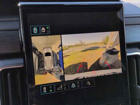 Used 2024 GMC Acadia Elevation image 30